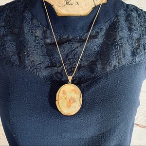 Vintage gold tone locket pendant